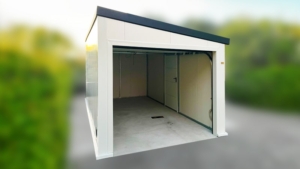3x5m-es delux szigetelt mobilgarázs antracitszürke nyeregtetővel, fehér falakkal, szekcionált kapuval és ajtóval, szegélyekkel, ereszcsatornával, horganyzott vázszerkezettel