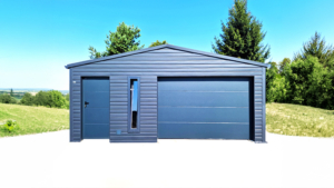 6x6m-es delux szigetelt mobilgarázs, antracitszürke nyeregtetővel, szekcionált kapuval, ajtóval, ablakkal, szegélyekkel, ereszcsatonával, horganyzott vázszerkezettel