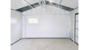 4,3x7,5m-es delux szigetelt mobilgarázs, nyeregtetővel, szekcionált kapuval, ajtóval, szegélyekkel, ereszcsatonával, horganyzott vázszerkezettel, antracitszürke színben