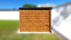 5x3m-es delux tároló jobbra lejtő tetővel, világos aranytölgy falakkal, matt antracitszürke kapuval, ablakkal, ereszcsatornával, szegélyekkel, horganyzott vázszerkezettel, vízszintes lemezborítással